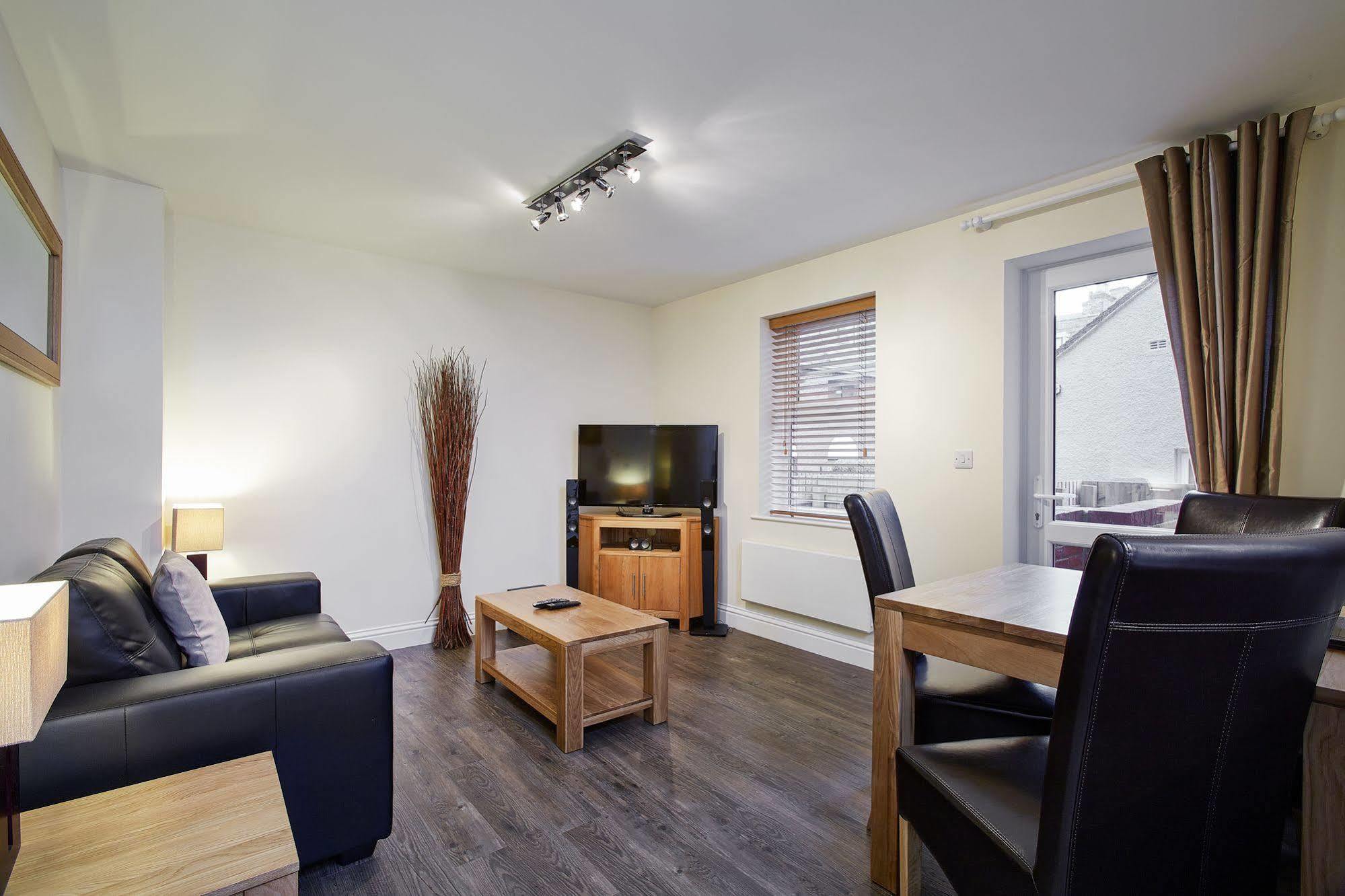 Swan Place Apartments By Viridian Apartments Swindon Exterior photo