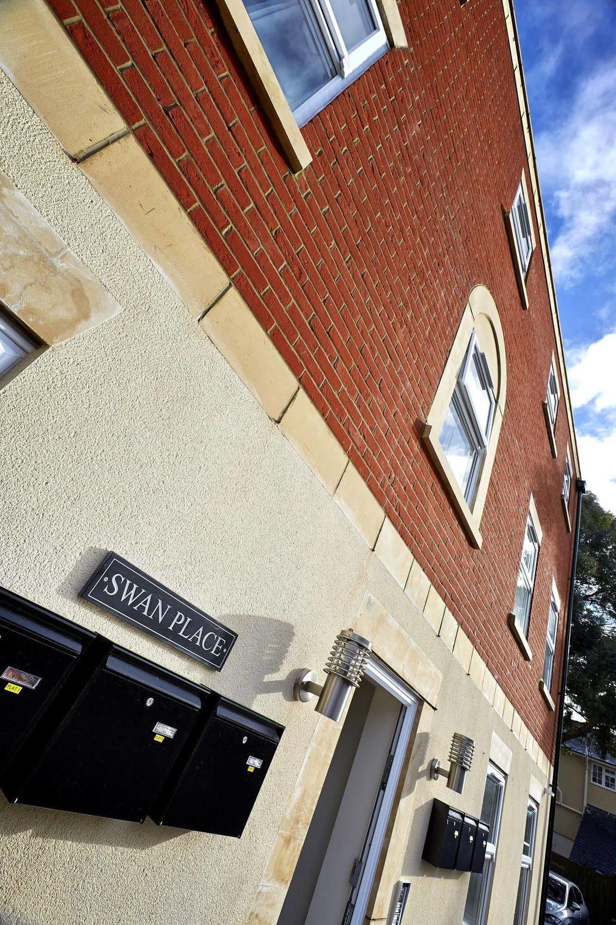 Swan Place Apartments By Viridian Apartments Swindon Exterior photo